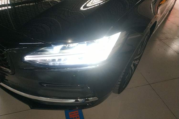 Used Volvo S90 2025 B5 Zhiyuan Luxury Edition Left Front Headlight