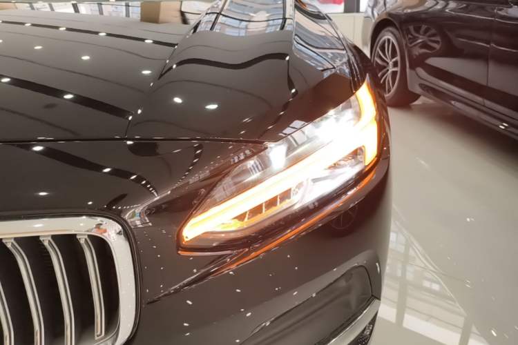 Used Volvo S90 2025 B5 Zhiyuan Luxury Edition Left Front Headlight