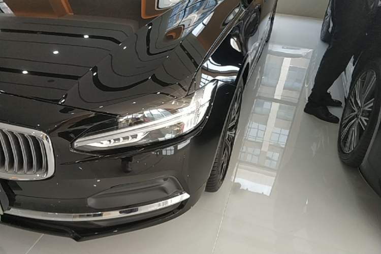 Used Volvo S90 2025 B5 Zhiyuan Luxury Edition Left Front Headlight
