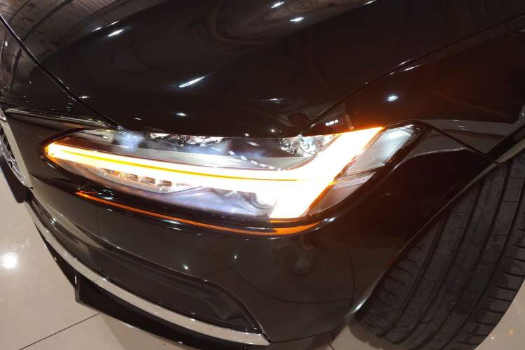 Used Volvo S90 2025 B5 Zhiyuan Luxury Edition Left Front Headlight