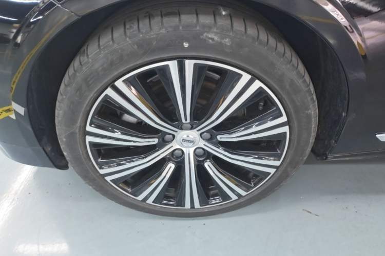 Used Volvo S90 2025 B5 Zhiyuan Luxury Edition Left Front Wheel Hub