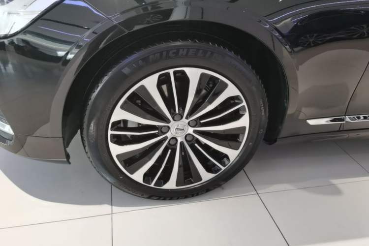 Used Volvo S90 2025 B5 Zhiyi Luxury Edition Left Front Wheel Hub