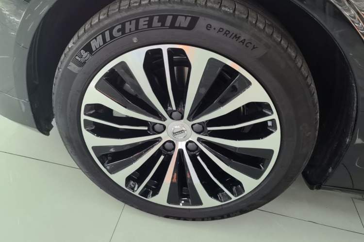 Used Volvo S90 2025 B5 Zhiyi Luxury Edition Left Front Wheel Hub
