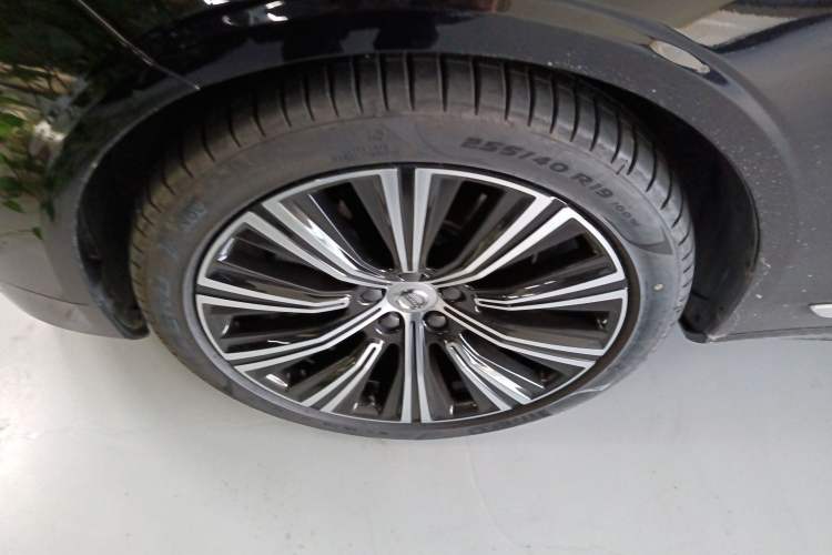 Used Volvo S90 2025 B5 Zhiya Luxury Edition Left Front Wheel Hub