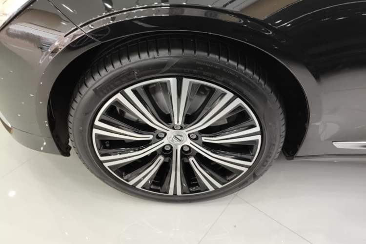 Used Volvo S90 2025 B5 Zhiyuan Luxury Edition Left Front Wheel Hub
