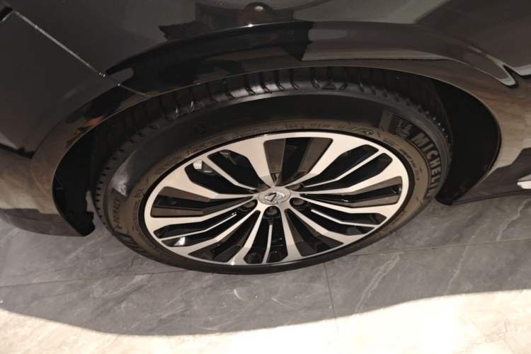 Used Volvo S90 2025 B5 Zhiyi Luxury Edition Left Front Wheel Hub