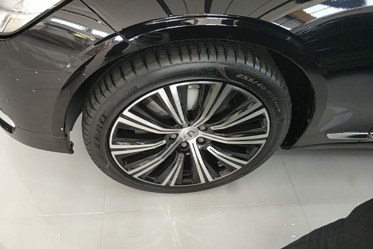 Used Volvo S90 2025 B5 Zhiyuan Luxury Edition Left Front Wheel Hub