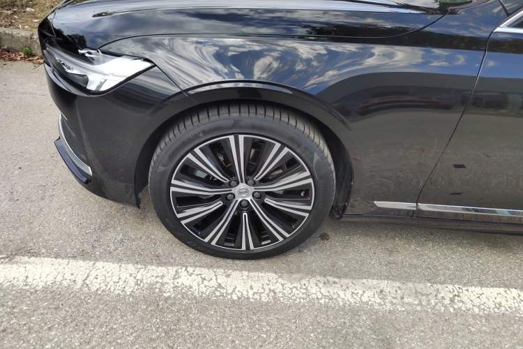 Used Volvo S90 2025 B5 Zhiyuan Luxury Edition Left Front Wheel Hub