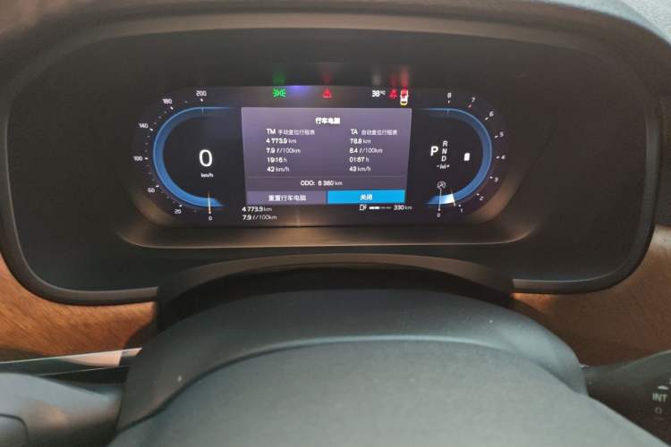 Used Volvo S90 2025 B5 Zhiyi Luxury Edition Odometer Close Up