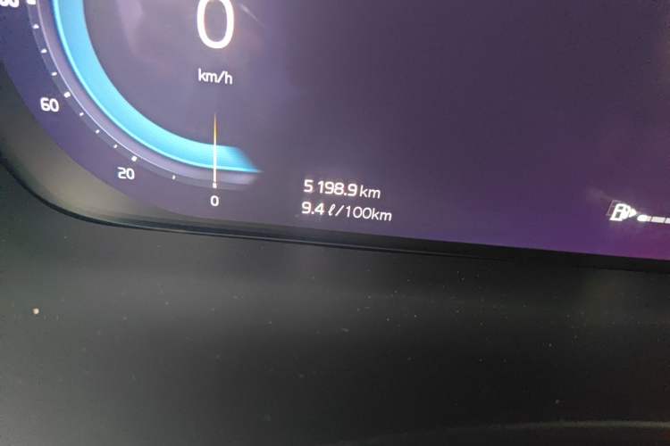 Used Volvo S90 2025 B5 Zhiya Luxury Edition Odometer Close Up
