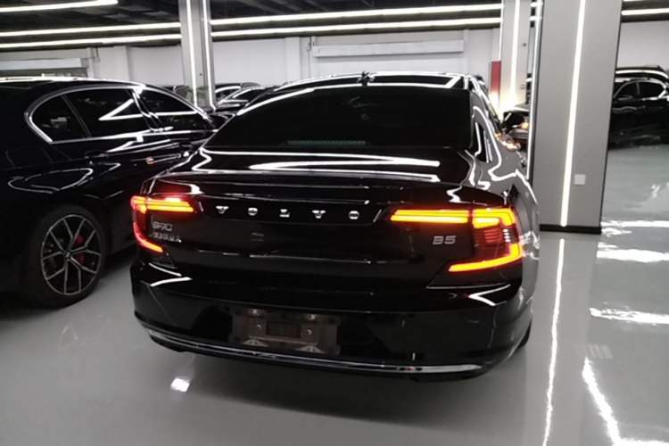 Used Volvo S90 2025 B5 Zhiyi Luxury Edition Rear