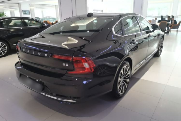 Used Volvo S90 2025 B5 Zhiyi Luxury Edition Rear Right 45 Deg