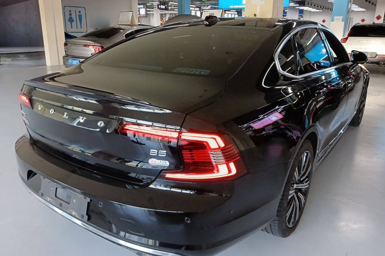 Used Volvo S90 2025 B5 Zhiya Luxury Edition Rear Right 45 Deg