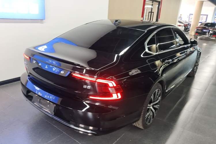 Used Volvo S90 2025 B5 Zhiyuan Luxury Edition Rear Right 45 Deg