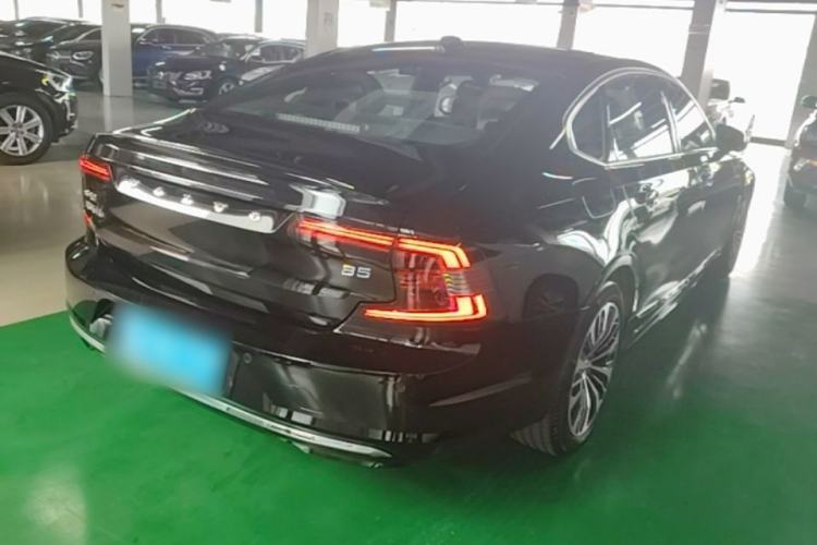 Used Volvo S90 2025 B5 Zhiyi Luxury Edition Rear Right 45 Deg