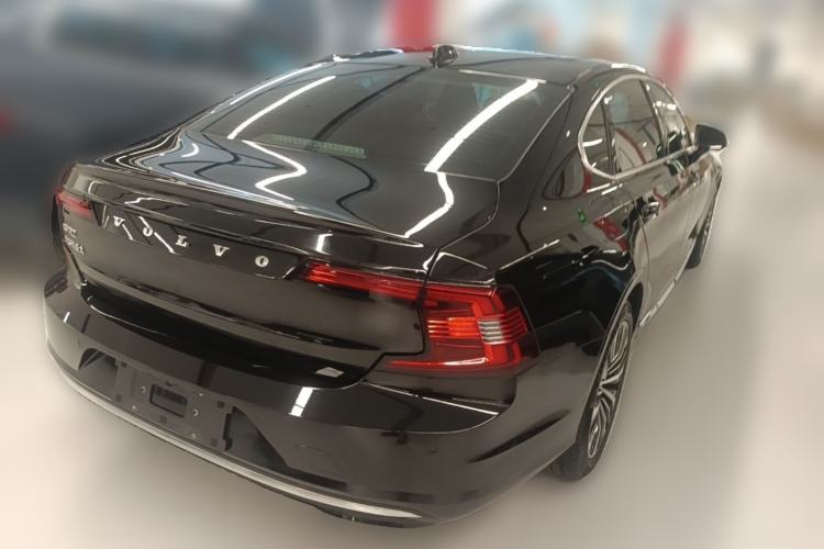 Used Volvo S90 2025 B5 Zhiyi Luxury Edition Rear Right 45 Deg