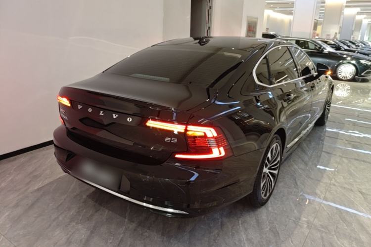 Used Volvo S90 2025 B5 Zhiyi Luxury Edition Rear Right 45 Deg