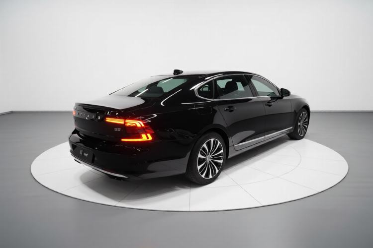 Used Volvo S90 2025 B5 Zhiyi Luxury Edition Rear Right 45 Deg
