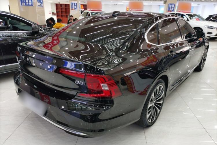 Used Volvo S90 2025 B5 Zhiyi Luxury Edition Rear Right 45 Deg