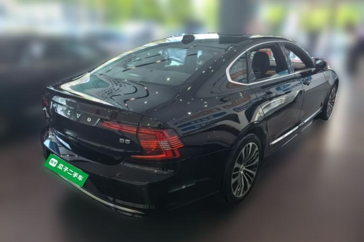 Used Volvo S90 2025 B5 Zhiyi Luxury Edition Rear Right 45 Deg