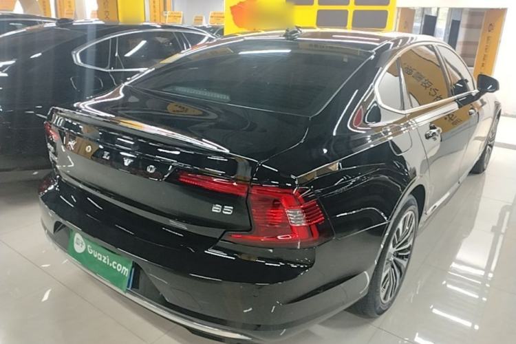 Used Volvo S90 2025 B5 Zhiyi Luxury Edition Rear Right 45 Deg