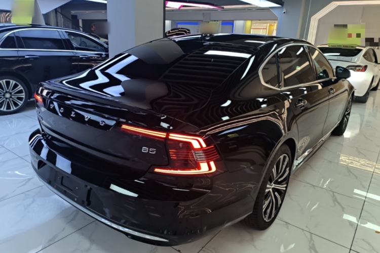 Used Volvo S90 2025 B5 Zhiya Luxury Edition Rear Right 45 Deg