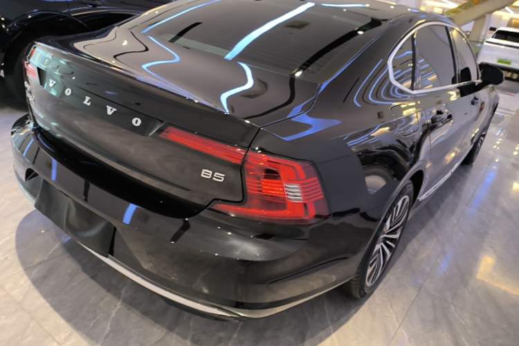 Used Volvo S90 2025 B5 Zhiyi Luxury Edition Rear Right 45 Deg