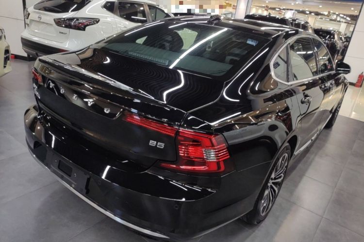 Used Volvo S90 2025 B5 Zhiyi Luxury Edition Rear Right 45 Deg