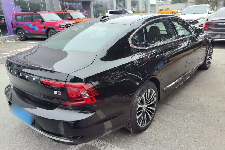 Used Volvo S90 2025 B5 Zhiyi Luxury Edition Rear Right 45 Deg