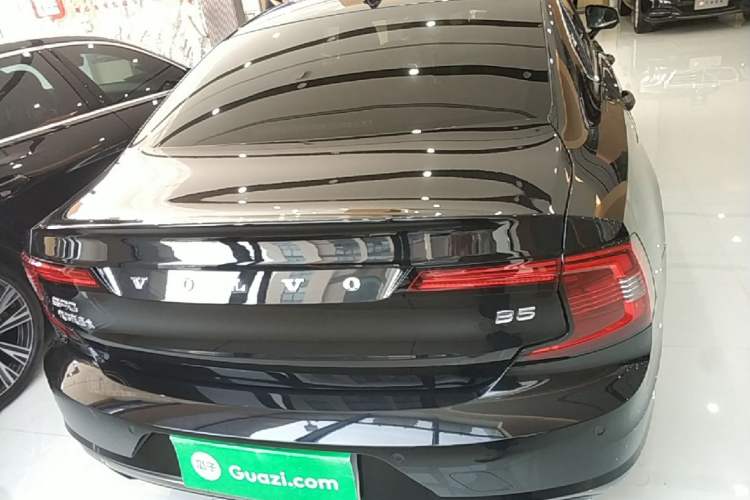 Used Volvo S90 2025 B5 Zhiyuan Luxury Edition Rear