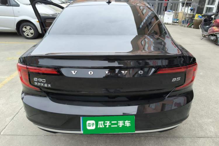 Used Volvo S90 2025 B5 Zhiyuan Luxury Edition Rear