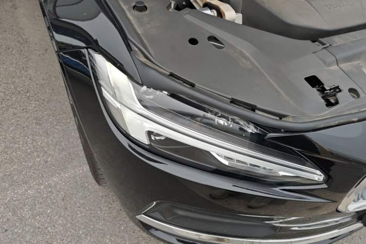 Used Volvo S90 2025 B5 Zhiyuan Luxury Edition Right Front Headlight