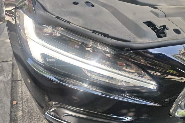 Used Volvo S90 2025 B5 Zhiyuan Luxury Edition Right Front Headlight