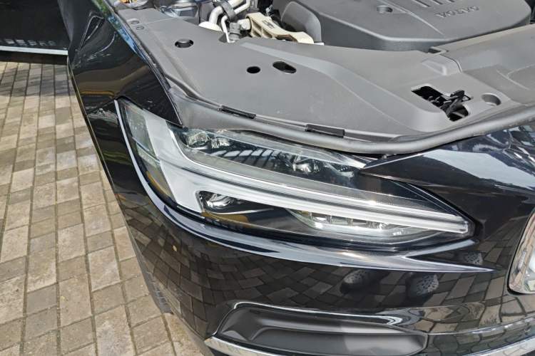 Used Volvo S90 2025 B5 Zhiyuan Luxury Edition Right Front Headlight