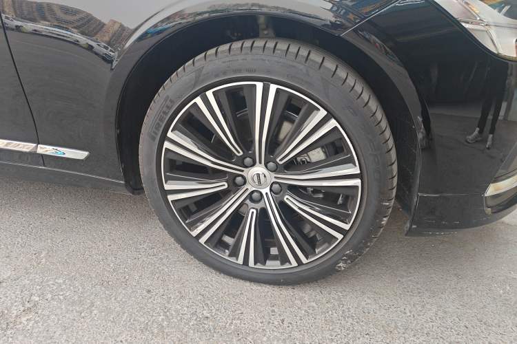 Used Volvo S90 2025 B5 Zhiyuan Luxury Edition Right Front Wheel Hub