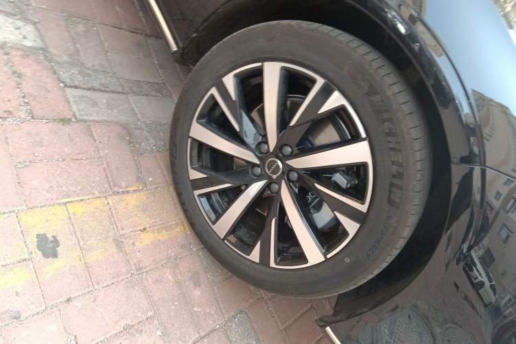 Used Volvo S90 2025 B5 Zhiyi Luxury Edition Right Front Wheel Hub