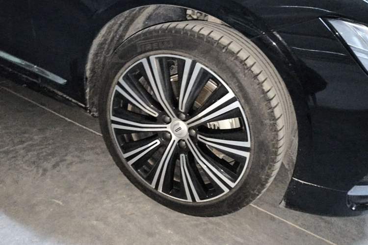 Used Volvo S90 2025 B5 Zhiyuan Luxury Edition Right Front Wheel Hub
