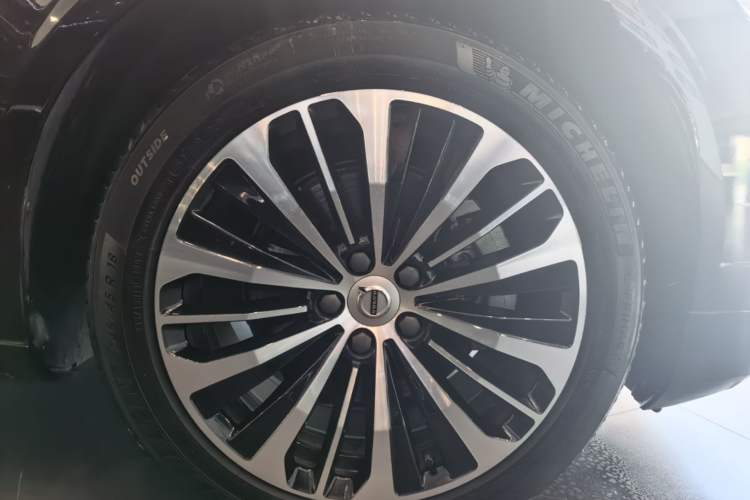 Used Volvo S90 2025 B5 Zhiyi Luxury Edition Right Front Wheel Hub