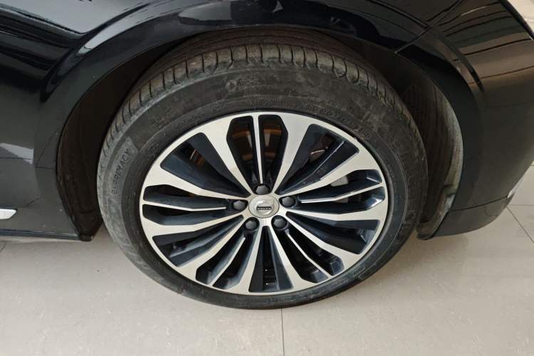 Used Volvo S90 2025 B5 Zhiyi Luxury Edition Right Front Wheel Hub
