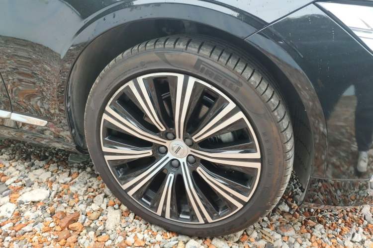 Used Volvo S90 2025 B5 Zhiyuan Luxury Edition Right Front Wheel Hub
