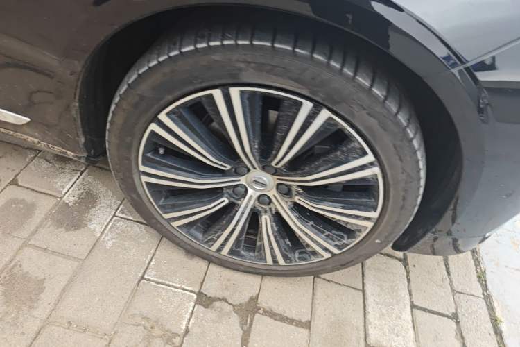 Used Volvo S90 2025 B5 Zhiya Luxury Edition Right Front Wheel Hub