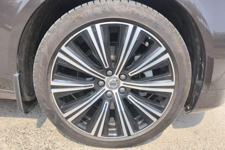 Used Volvo S90 2025 B5 Zhiyuan Luxury Edition Right Front Wheel Hub