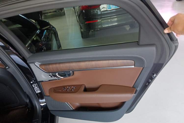 Used Volvo S90 2025 B5 Zhiya Luxury Edition Right Rear Door Interior