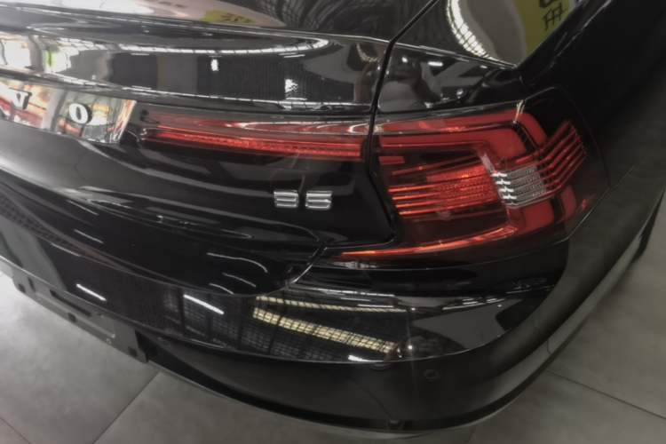 Used Volvo S90 2025 B5 Zhiyi Luxury Edition Right Rear Taillight