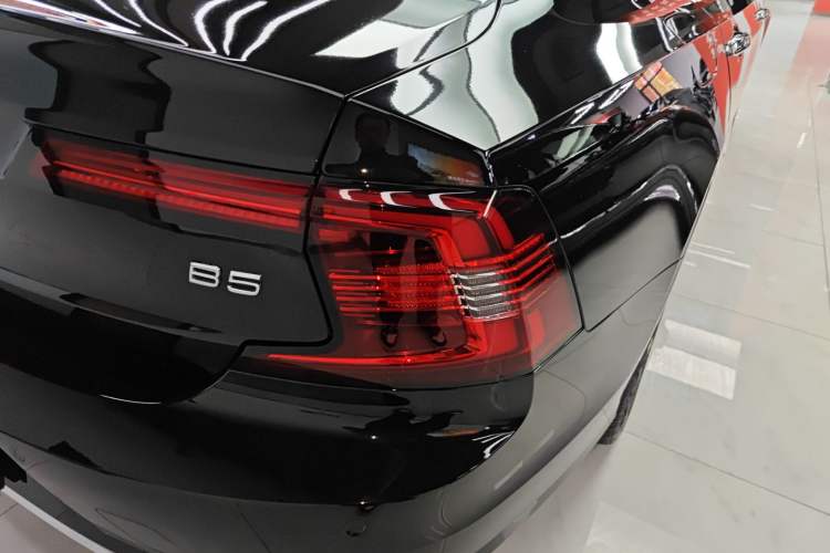 Used Volvo S90 2025 B5 Zhiyi Luxury Edition Right Rear Taillight
