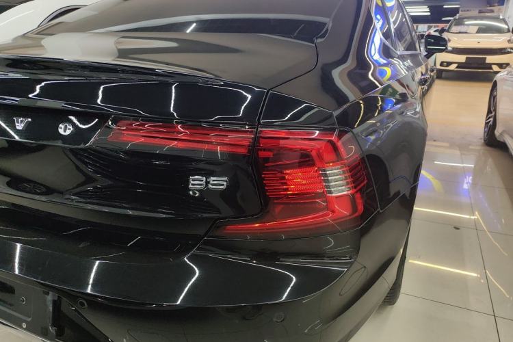 Used Volvo S90 2025 B5 Zhiyuan Luxury Edition Right Rear Taillight
