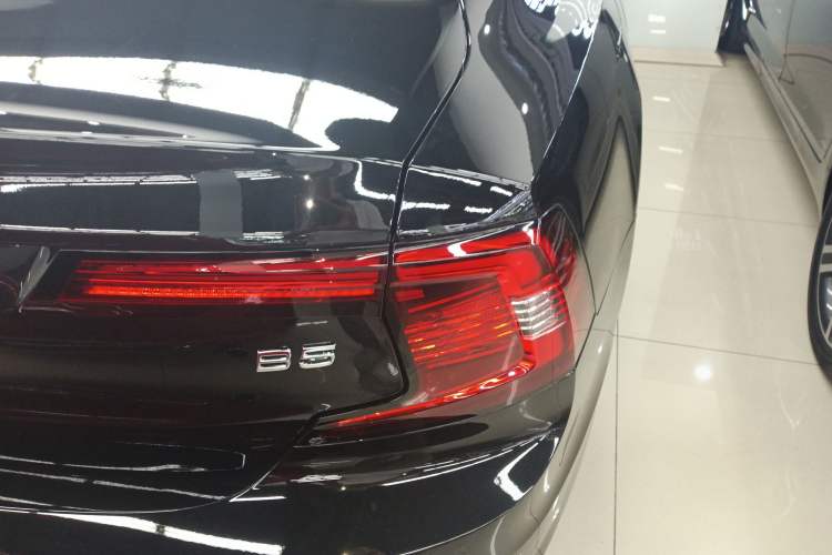 Used Volvo S90 2025 B5 Zhiya Luxury Edition Right Rear Taillight