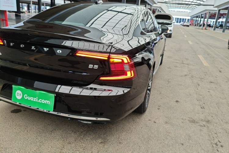 Used Volvo S90 2025 B5 Zhiyi Luxury Edition Right Rear Taillight