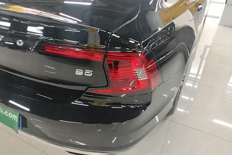 Used Volvo S90 2025 B5 Zhiyi Luxury Edition Right Rear Taillight