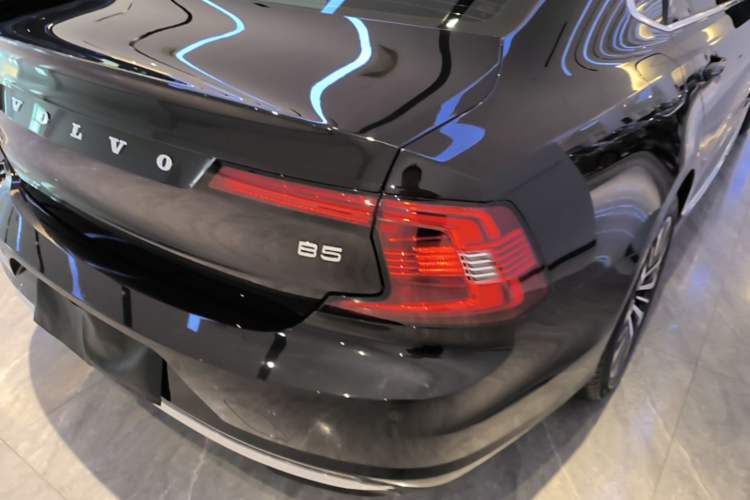Used Volvo S90 2025 B5 Zhiyi Luxury Edition Right Rear Taillight
